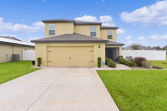 Building Photo - FULLY FENCED BACK YARD!