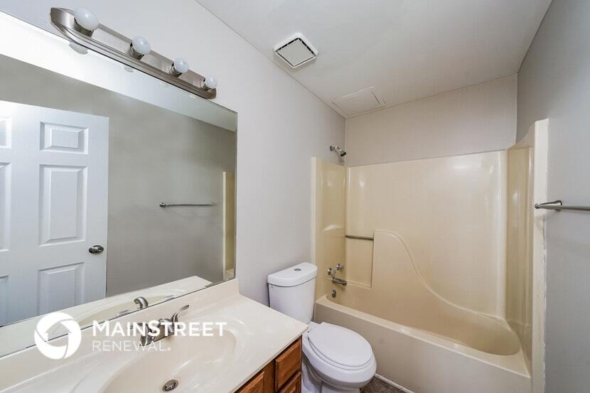 Building Photo - 10501 Bay Pointe Ct