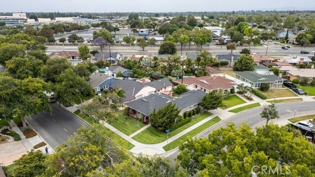 Building Photo - 2542 Vuelta Grande Ave