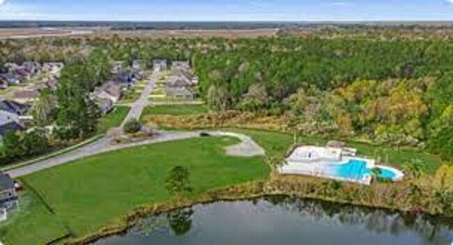 Building Photo - 28 Pomona Cir