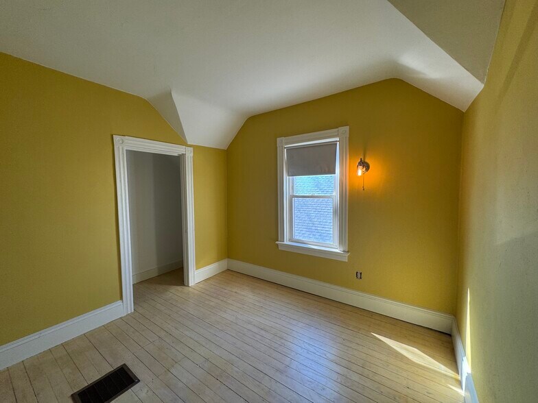 Building Photo - 95 Blackamore Ave