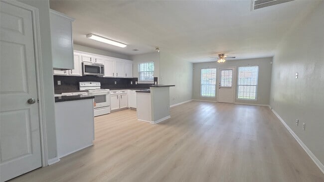 Building Photo - 4121 Mallow St