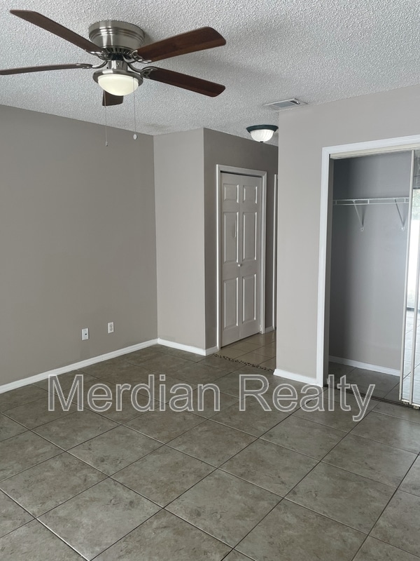 Building Photo - 223 Arbor Cir