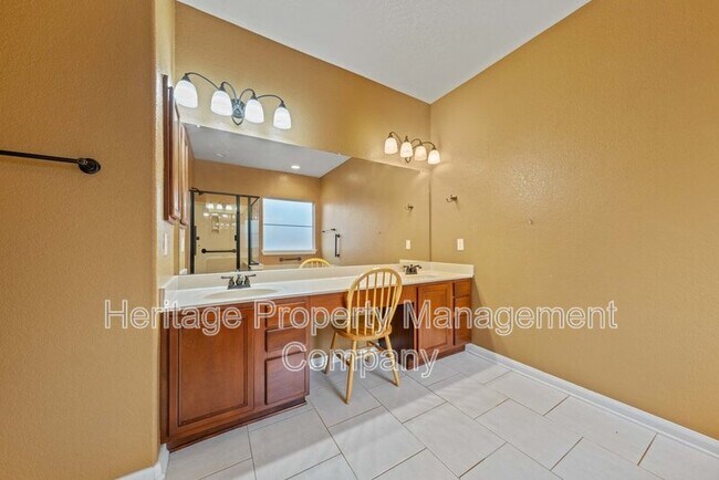Building Photo - 141 Springtree Gate