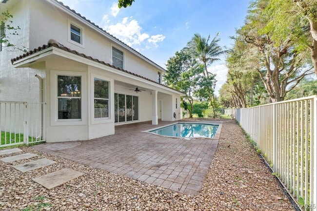 Building Photo - 2013 Harbor View Cir