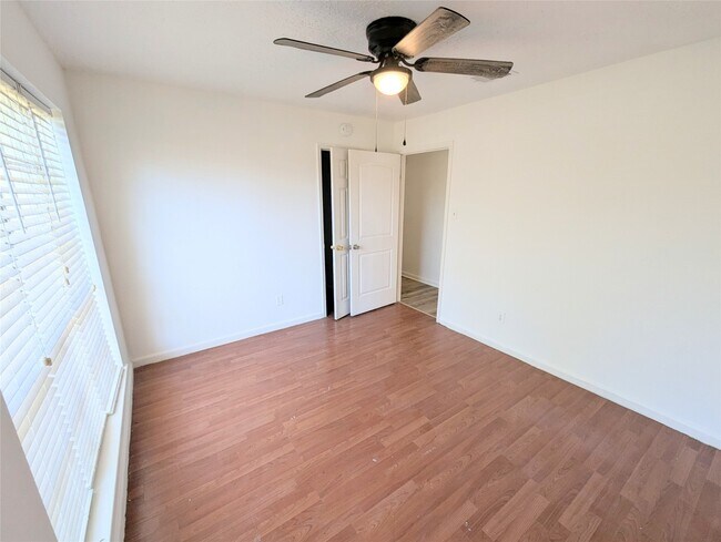 Building Photo - 17602 Crestline Rd