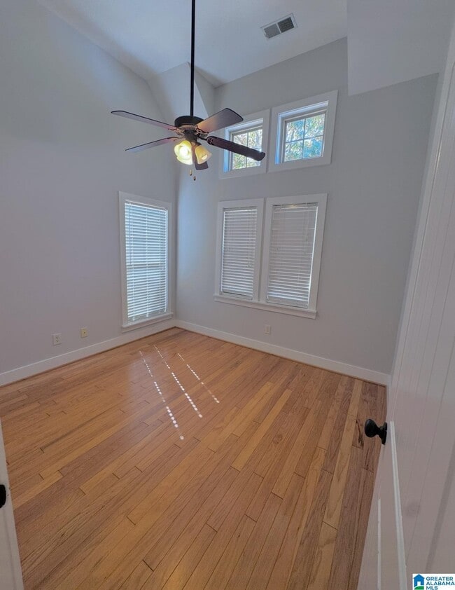Building Photo - 102 Kingston Ct