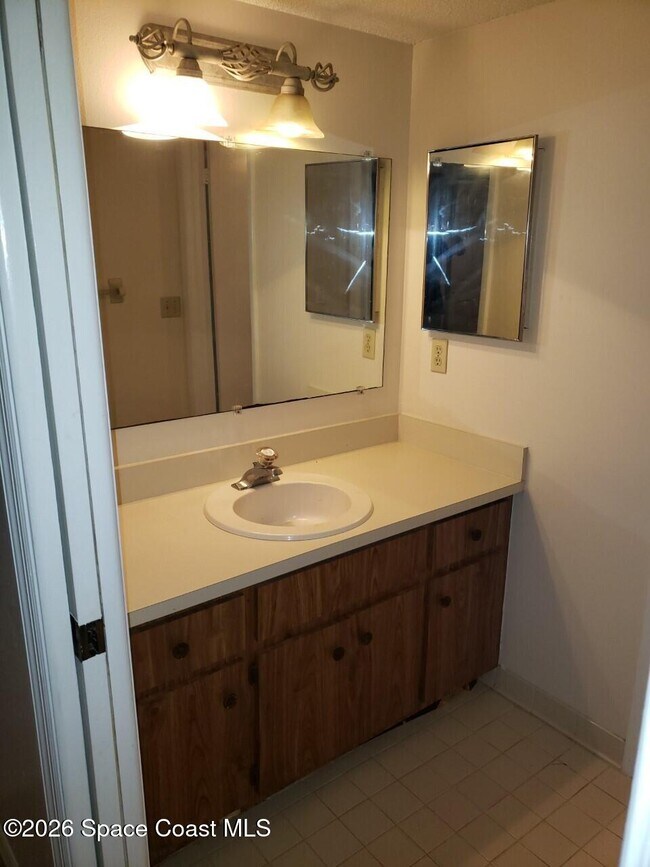 Building Photo - 2107 Hidden Grove Ln