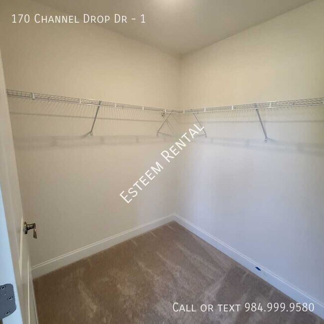 Building Photo - 170 Channel Drop Dr