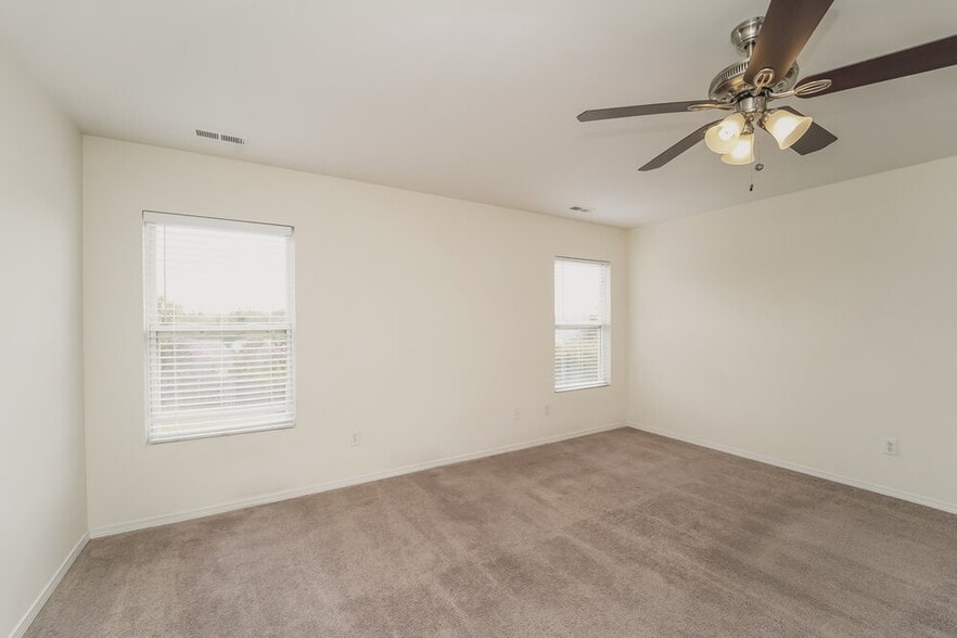 Building Photo - 1646 Rustic Arch Way