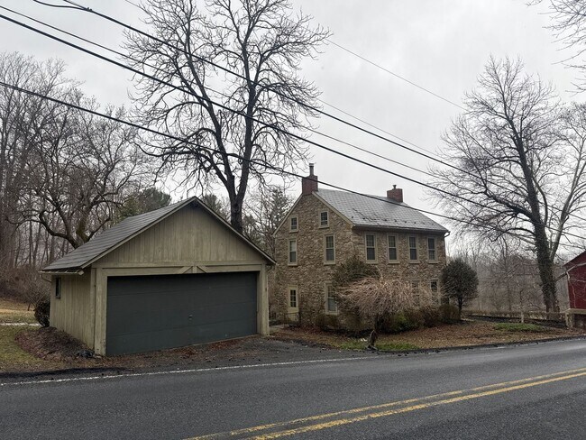Building Photo - Charming Stacked Stone Farmhouse in Hellertown, PA