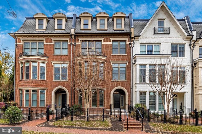 Building Photo - 10777 Symphony Park Dr