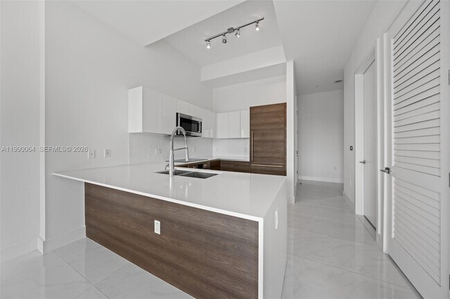 Building Photo - 301 Altara Ave