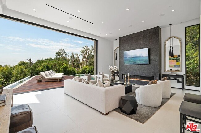 Building Photo - 1200 Angelo Dr