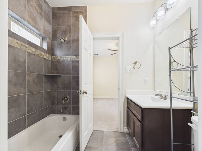 Building Photo - 10606 Shadow Elm Ct