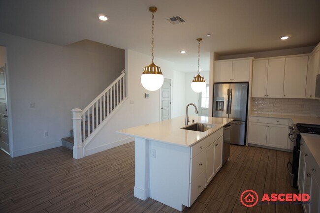 Building Photo - Stunning 5BD/4BA Home in Gossamer Grove — Solar, Modern Finishes, Nearly 3,000 Sq Ft & Pets Welcome!