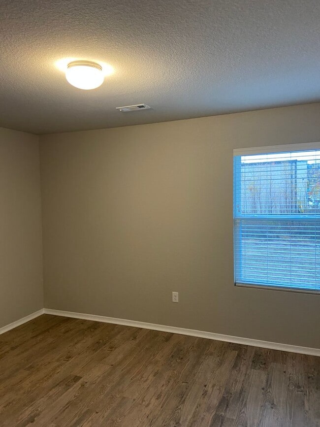 Building Photo - *Pre-leasing* Four Bedroom | Two Bath Home...