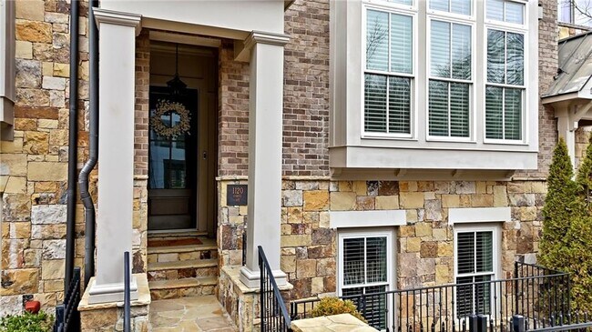 Building Photo - 1120 Cordia Ave