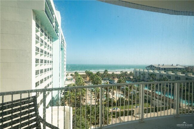 Building Photo - 310 Padre Blvd