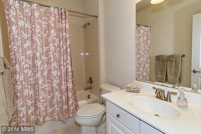 Bathroom - 553 Deep Creek Vw