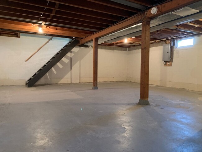 Building Photo - 3 Bedroom, 1 bath recently remodeled beautiful home in Woodland Park!