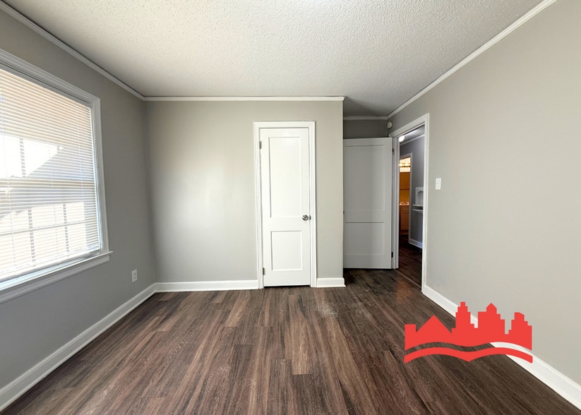 Building Photo - 3620 Sharpe Ave