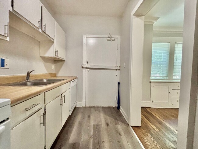 Building Photo - Shelby