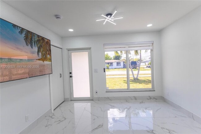 Building Photo - 3001 SW 35th Ave