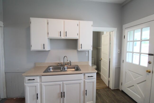 Building Photo - New lower price – Fully Renovated 2 Bed / 1 Bath Apartment in Elkton