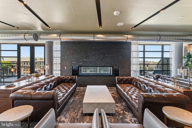 Building Photo - 1300 4th St SE