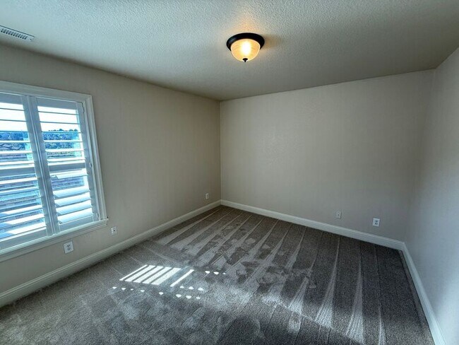 Building Photo - 1690 Titan Dr NW