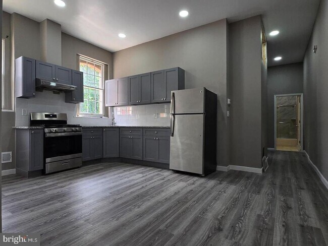 Building Photo - 1218 N 16th St