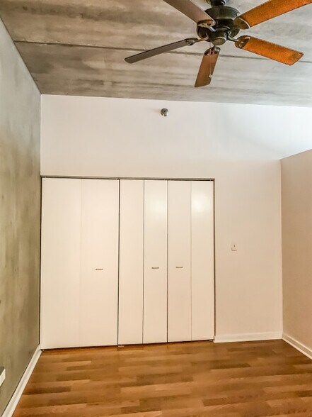 Building Photo - 630 N Franklin St