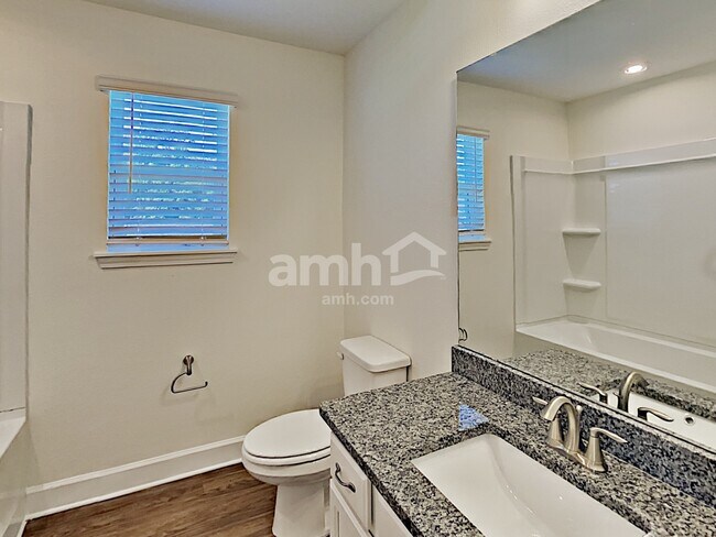 Building Photo - 3015 Creek Village Ln