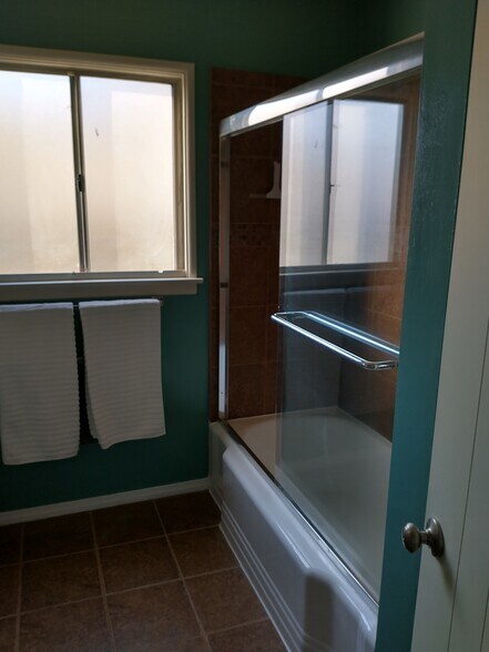 Bathroom - 6819 Yolanda Ave