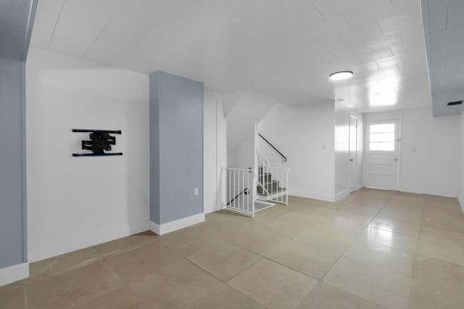 Building Photo - 1414 Shanley Dr