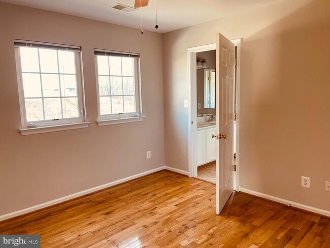 Building Photo - 2698 Myrtlewood Dr