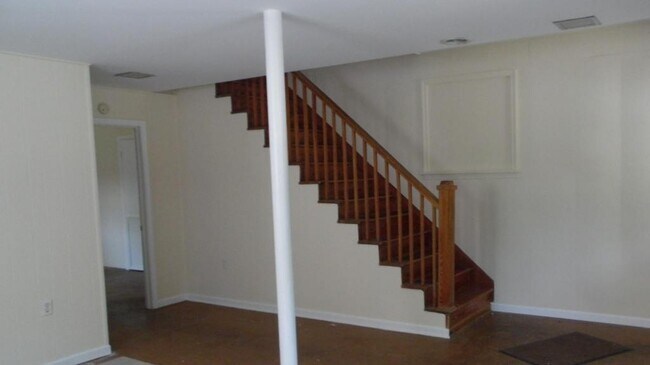 Building Photo - 110 E 30th St