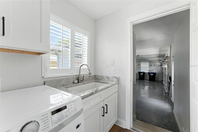 Building Photo - 8555 Bowden Way
