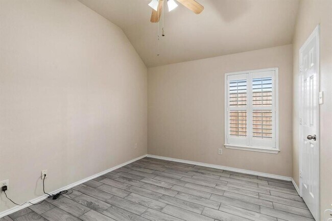 Building Photo - 17515 Burkhart Ridge Dr