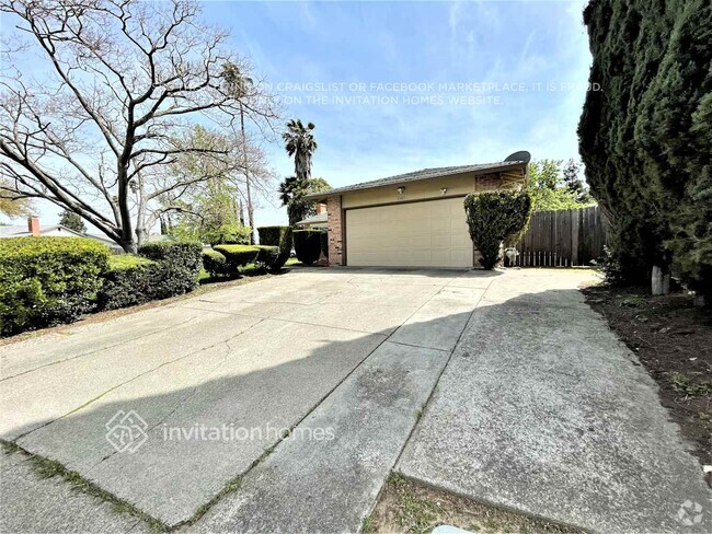 Building Photo - 1385 Meadowlark Dr