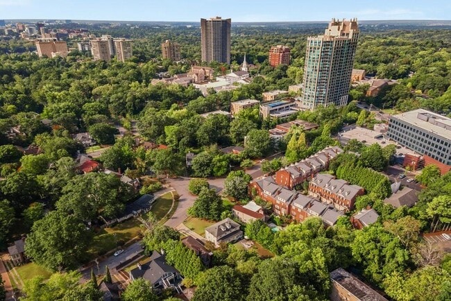 Building Photo - 140 Rumson Rd NE