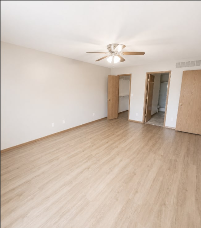 Building Photo - 802 Briarbrook Dr