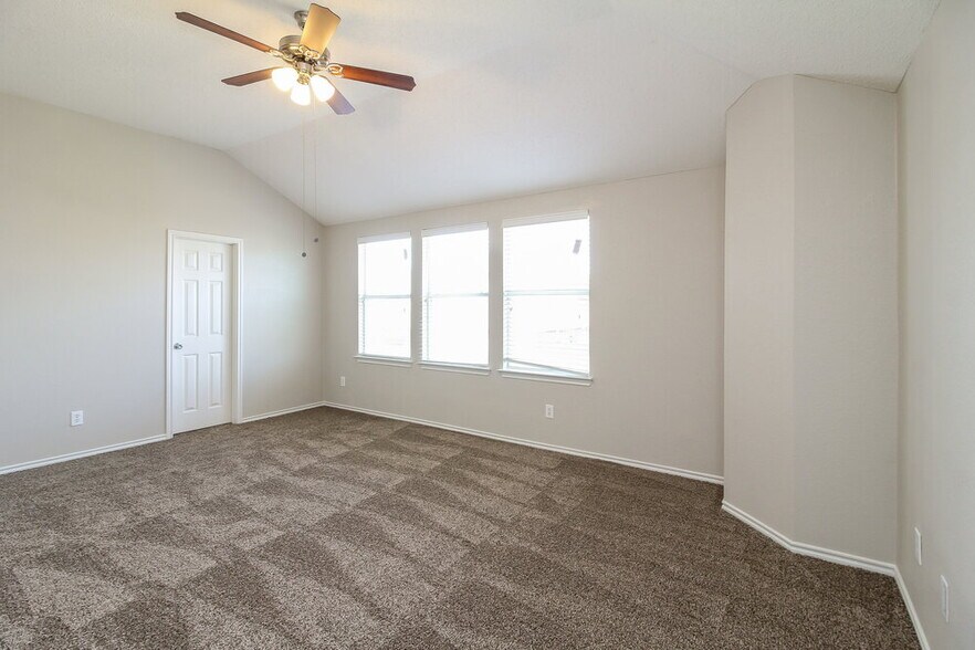 Building Photo - 2309 Raven Ct