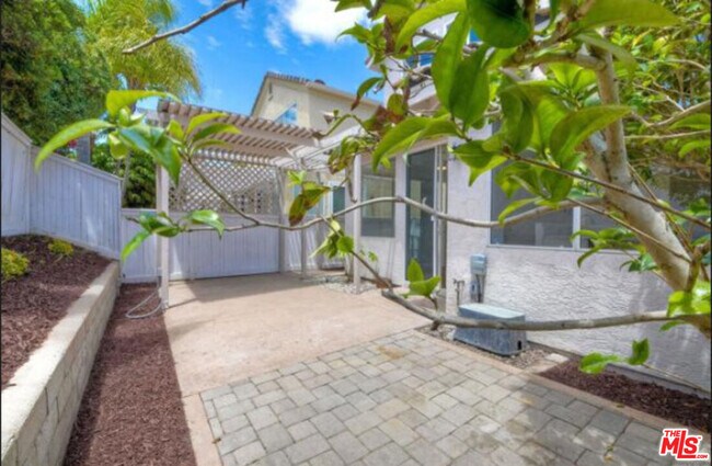 Building Photo - 1817 Calypso Dr