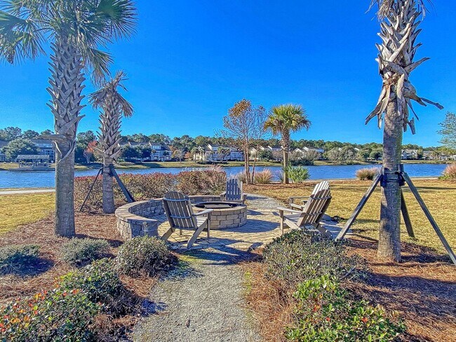 Building Photo - Whitney Lakes End Unit Townhome on Johns Island