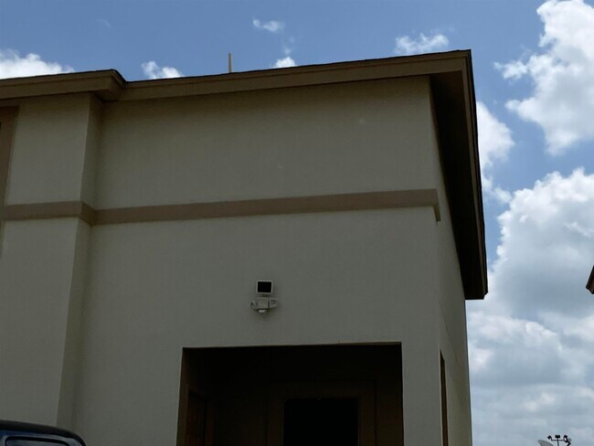 Building Photo - 1014 Ranchway Dr