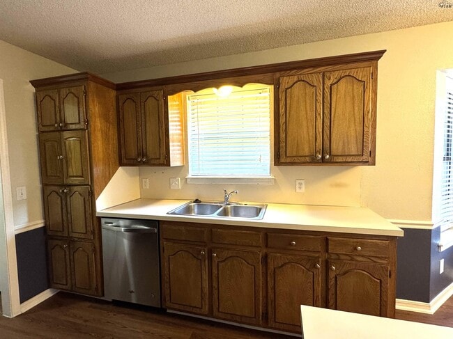 Building Photo - 4848 Matterhorn Dr