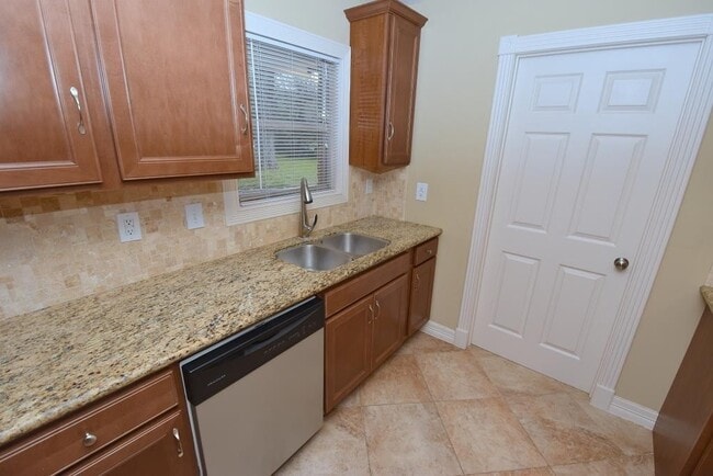 Building Photo - 10402 Chatterton Dr