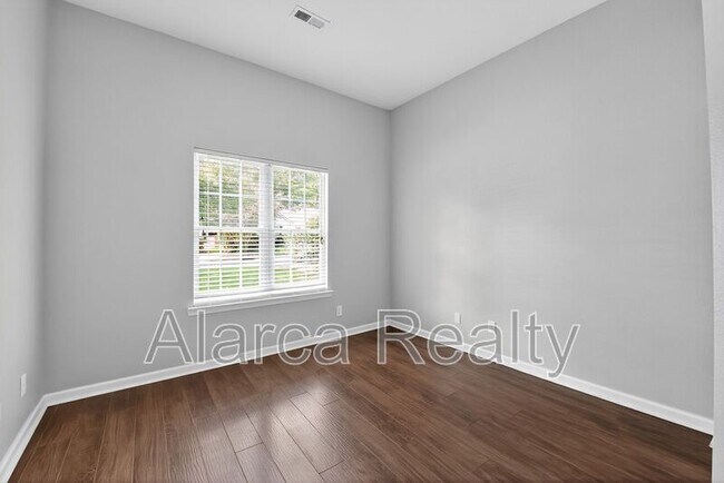 Building Photo - 11223 Dickie Ross Rd